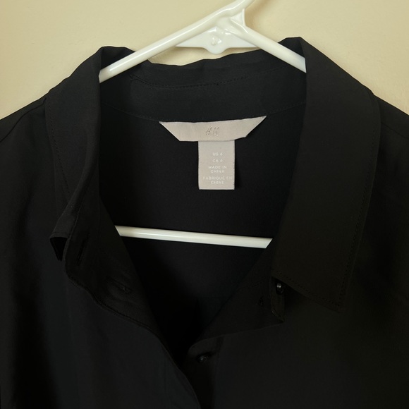 H&M chiffon button down - Picture 4 of 5